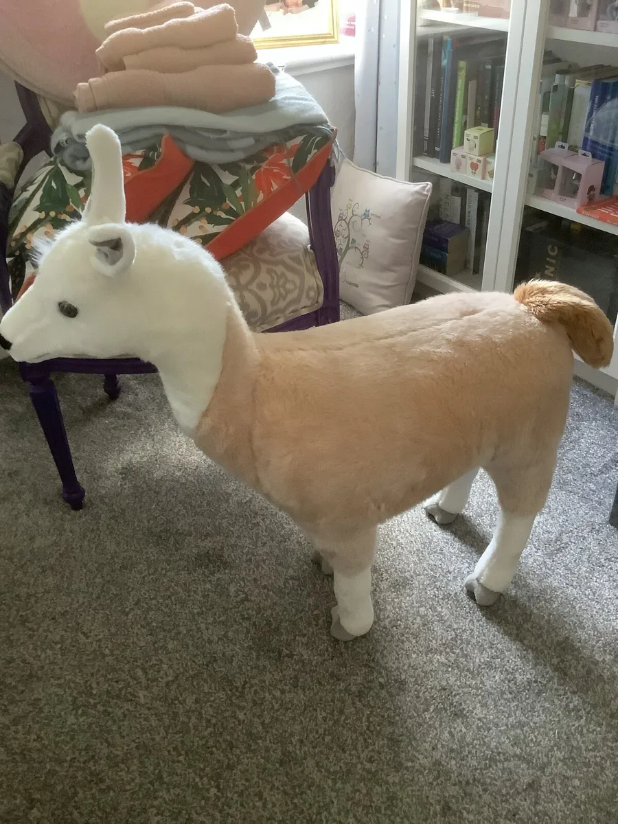 Llama - Melissa and Doug. - Image 1