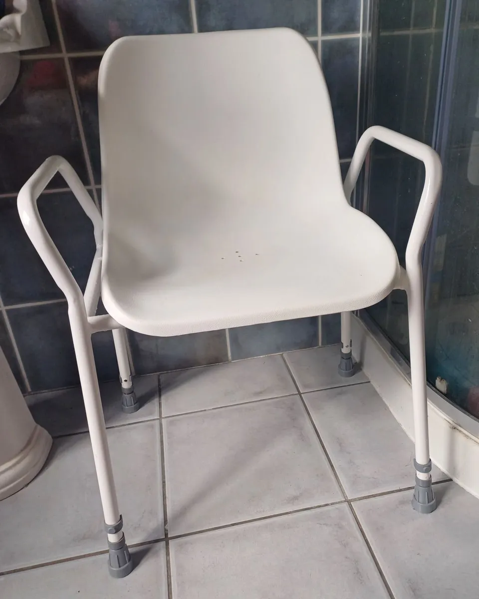 Shower chair - Image 1