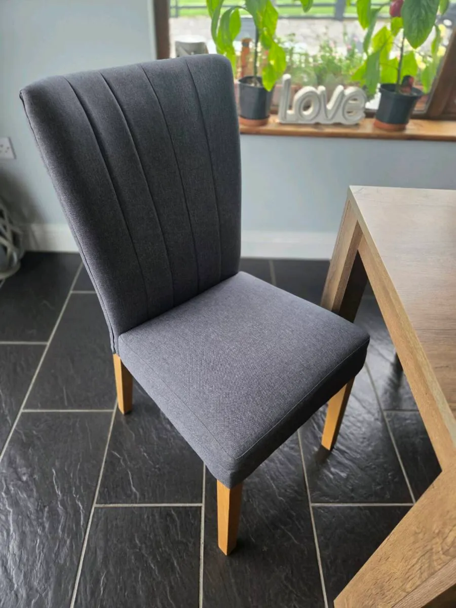 Kitchen table and 4 chairs - Image 4
