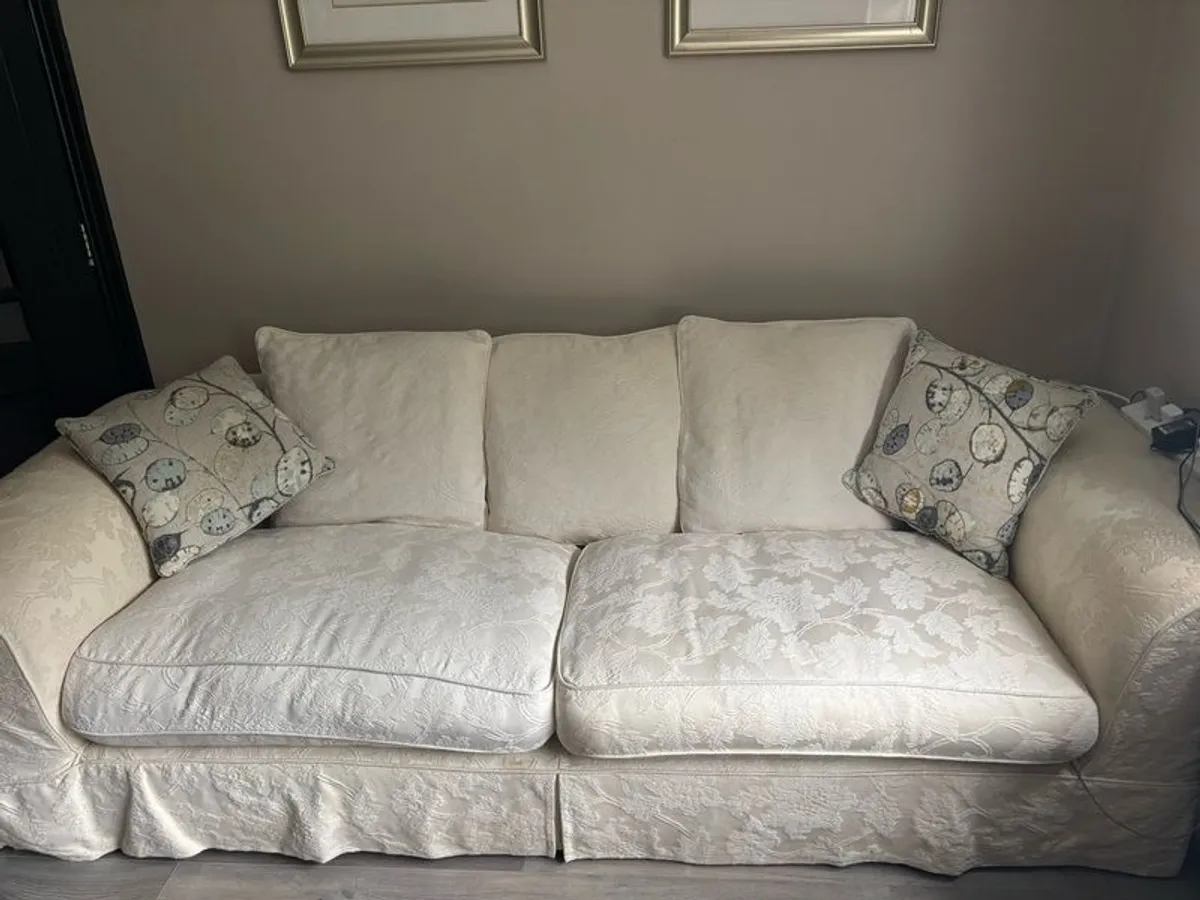 Large loose cover cream Couch - Image 1