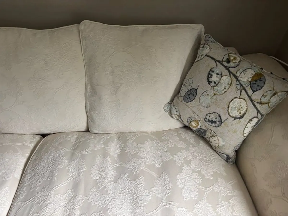 Large loose cover cream Couch - Image 2