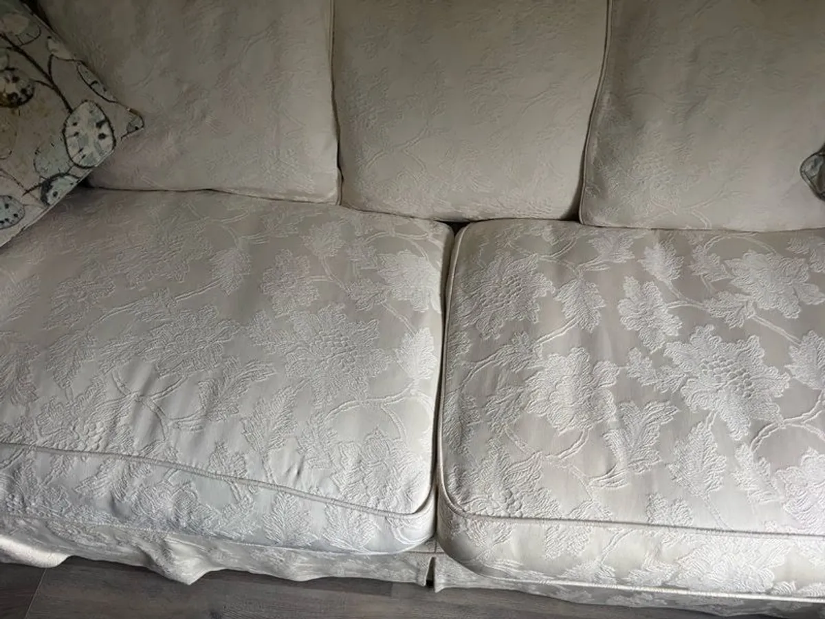 Large loose cover cream Couch - Image 4