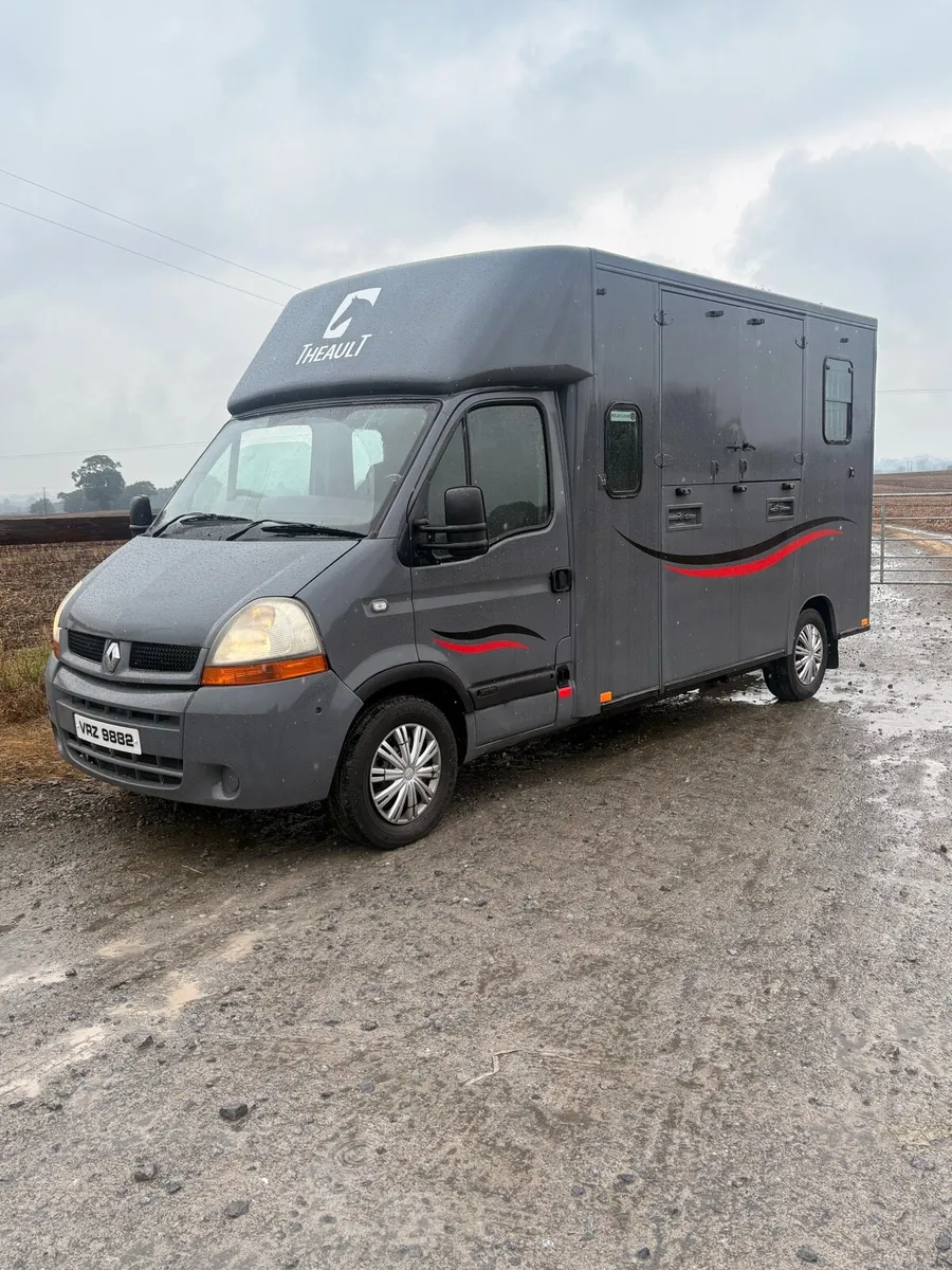 Horse lorry - Image 1