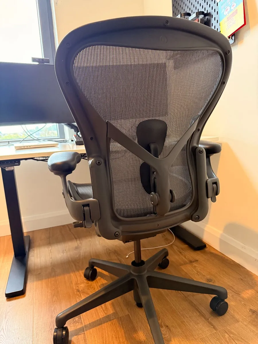 Herman Miller Aeron Remastered Size B Office Chair - Image 2