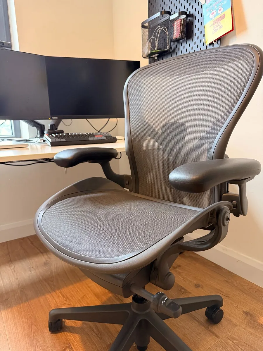 Herman Miller Aeron Remastered Size B Office Chair - Image 3