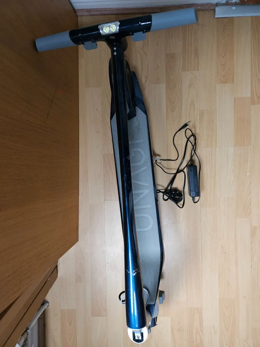 UNAGI Electric scooter - Image 3