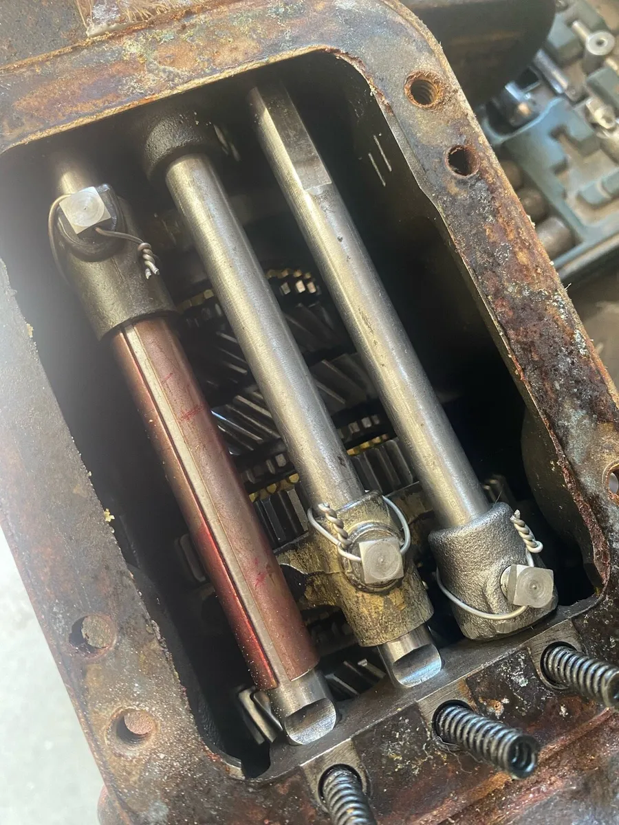 2000e gesrbox fully rebuilt - Image 1