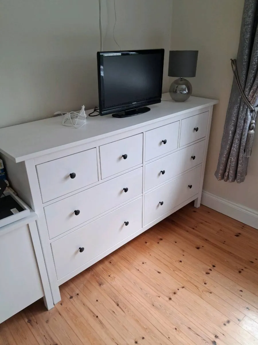 Large chest of drawers and bedside lockers - Image 1