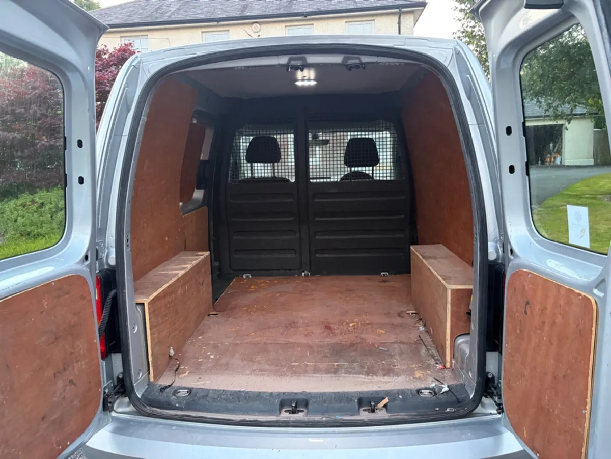 Volkswagen Caddy C20 HIGHLINE TDI - Image 4
