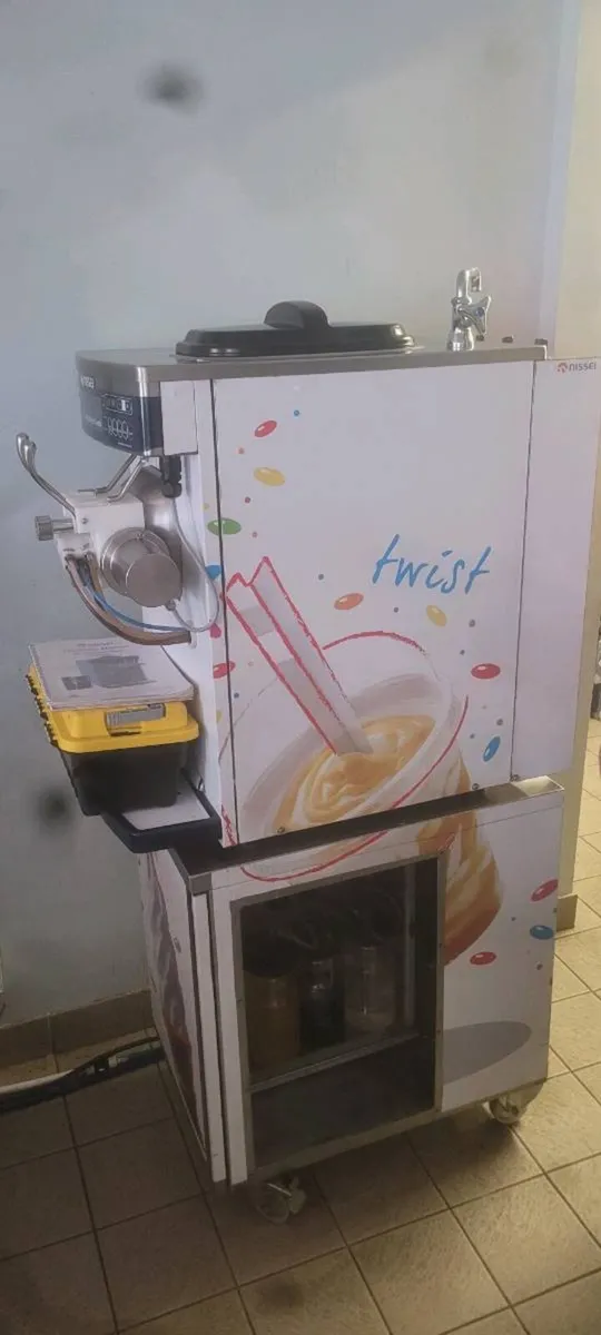 Nissei Combi Pro Soft Serve Ice Cream and Milkshak - Image 2