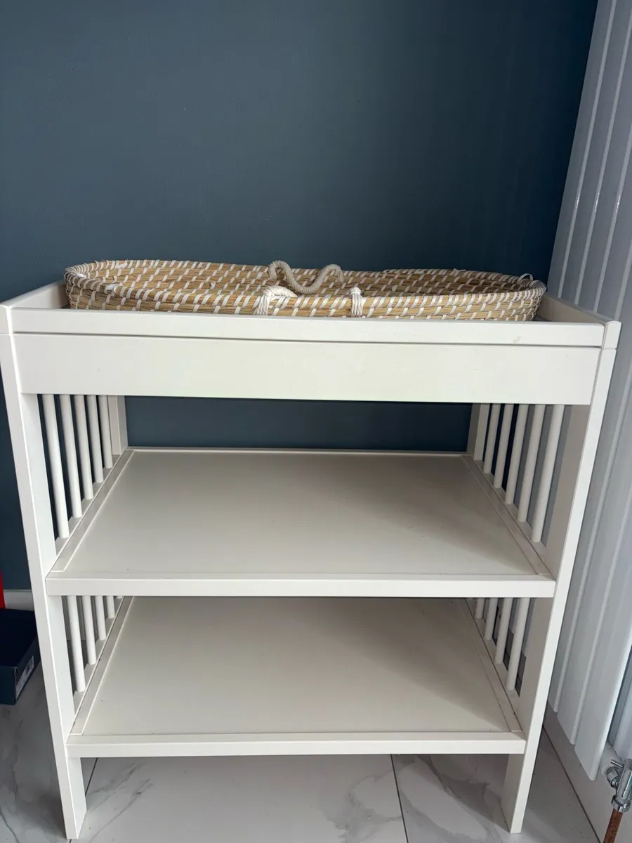 Baby changing unit - Image 1