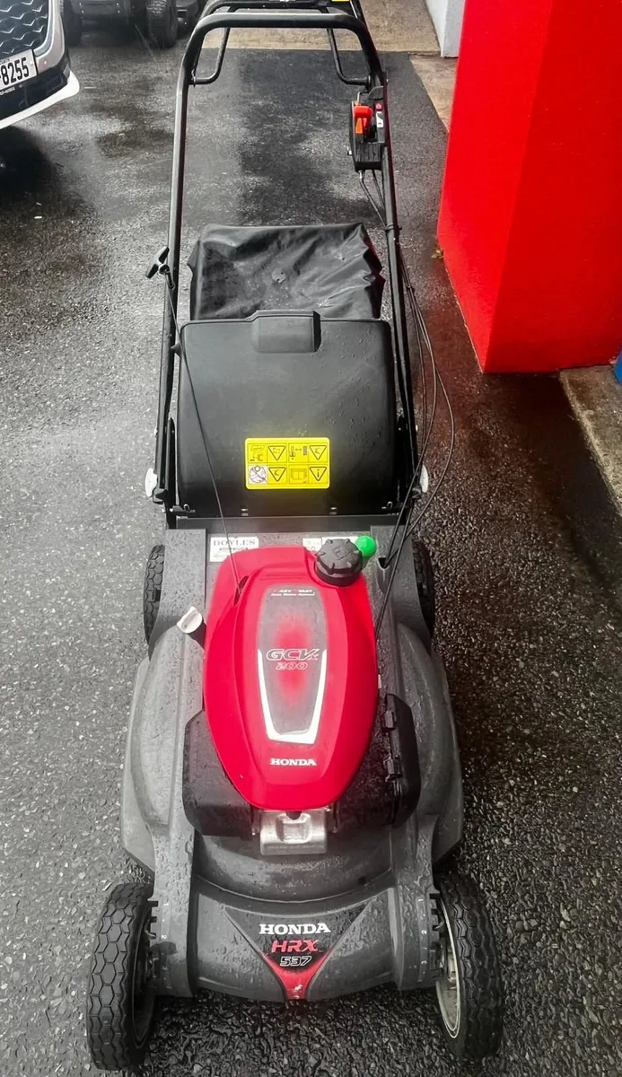 Honda HRX537HYEA lawnmower - Image 1