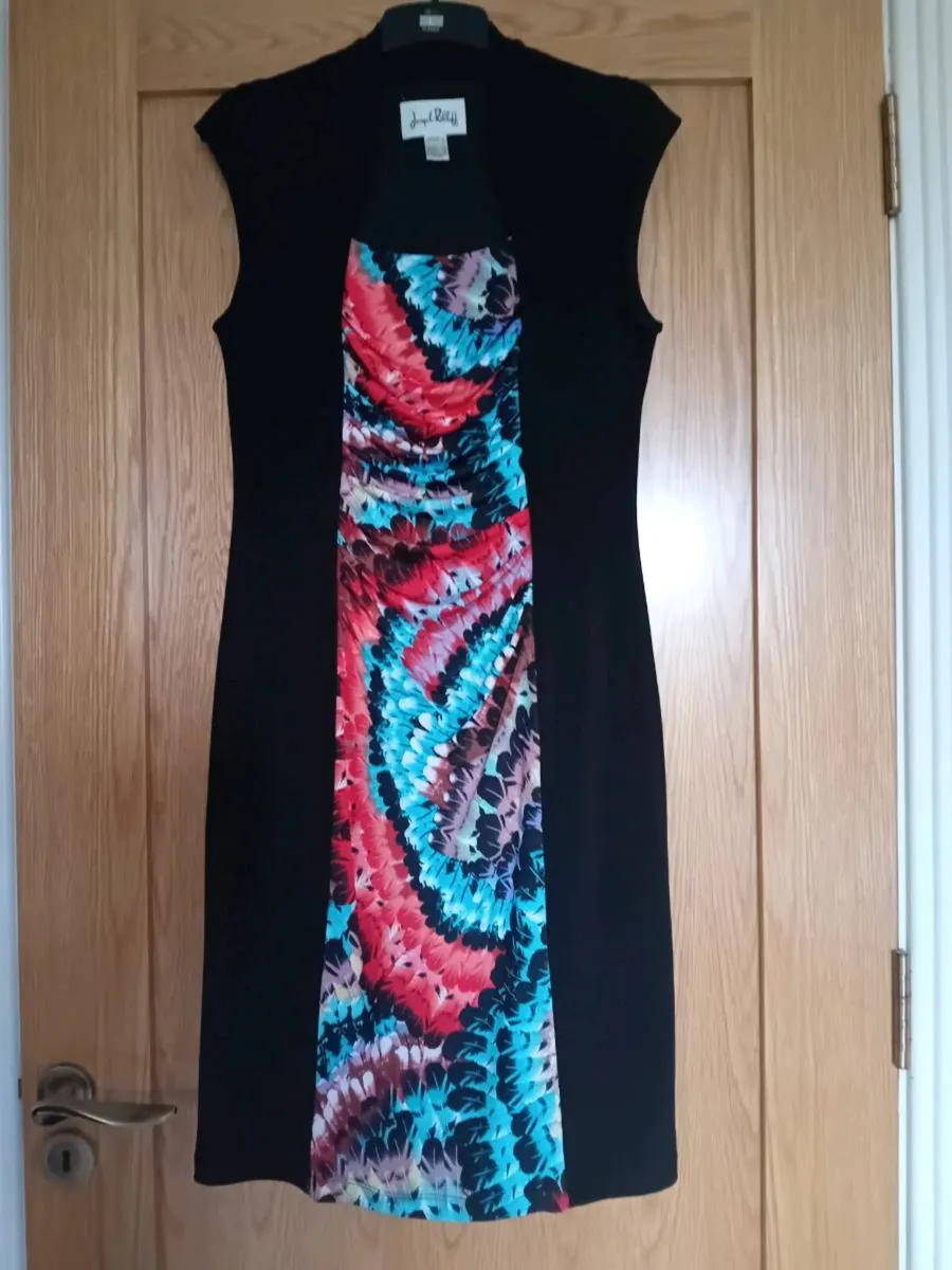 Ladies Dress -Sise 14 - Image 1