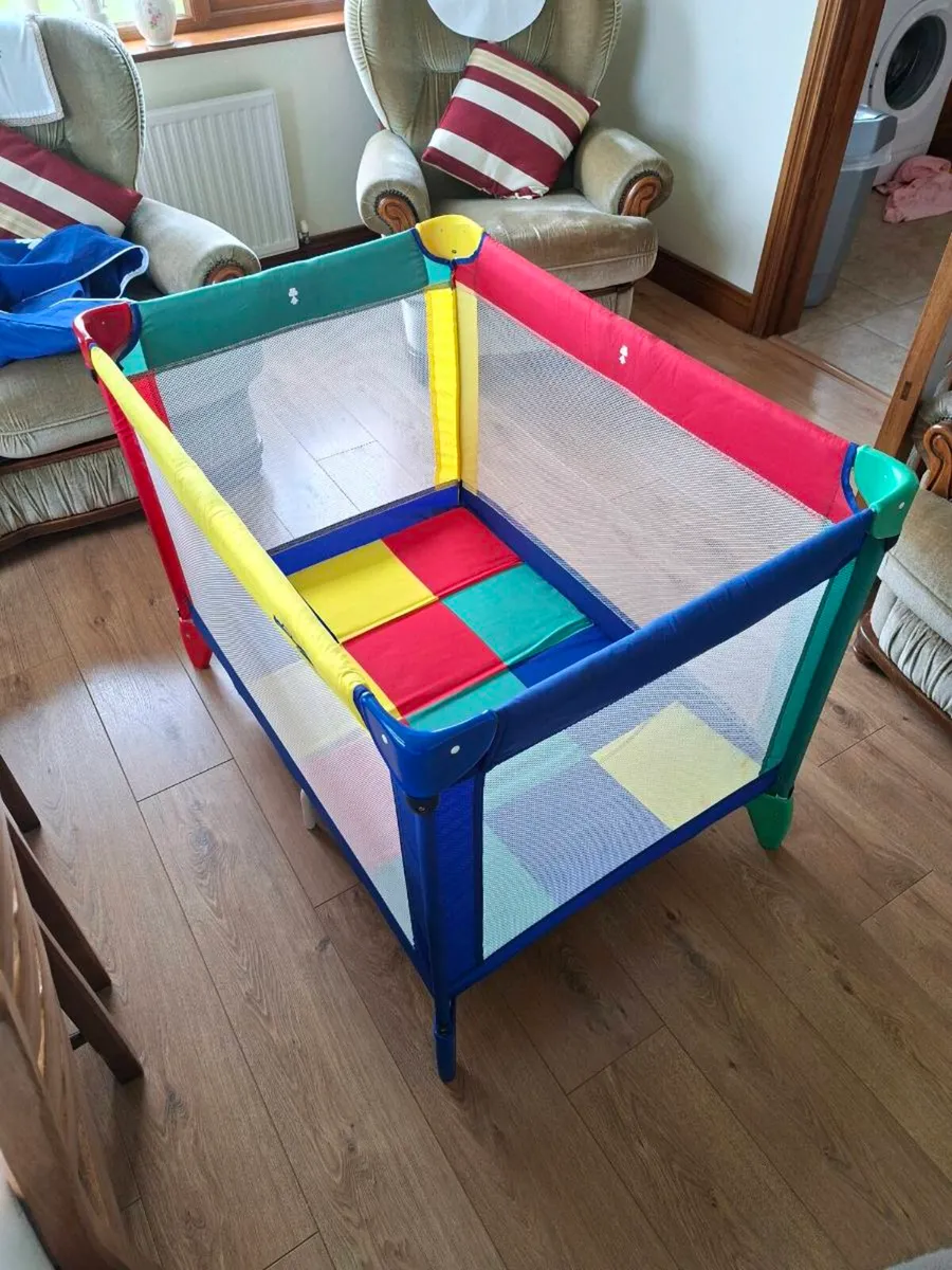 Graco Travel Cot - Image 1