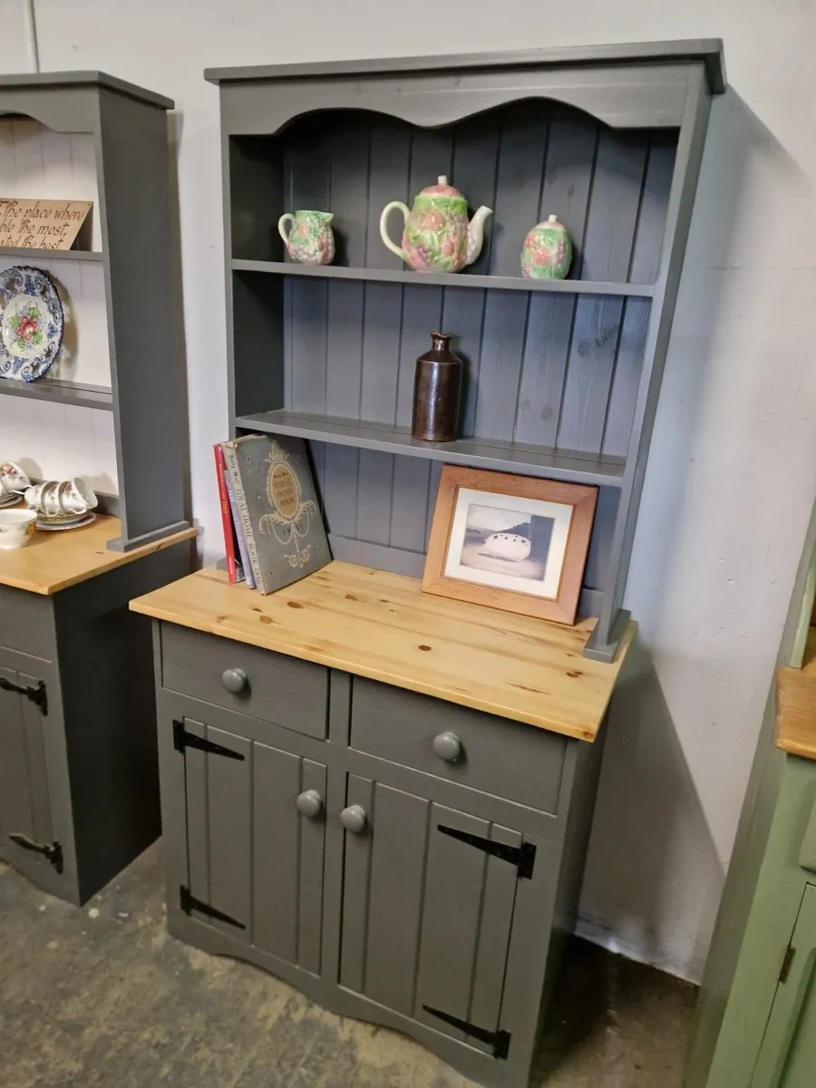 Cottage, Country house style Pine kitchen dresser
