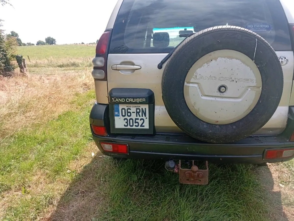 Landcruiser back doors - Image 2