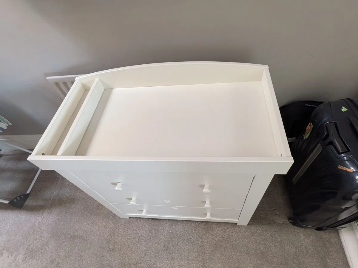 Baby changing unit - Image 2