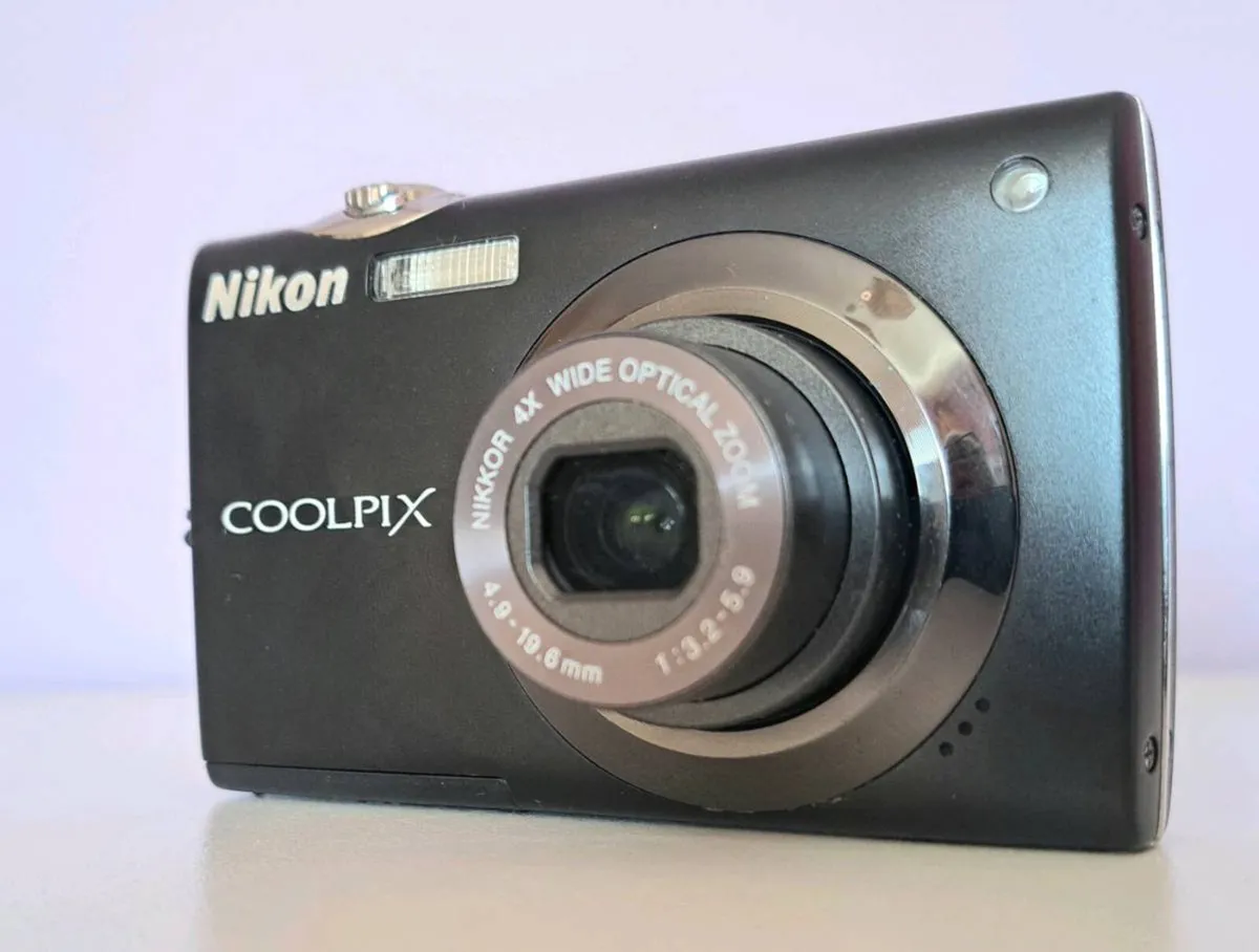 Nikon Coolpix S4000 - Image 2