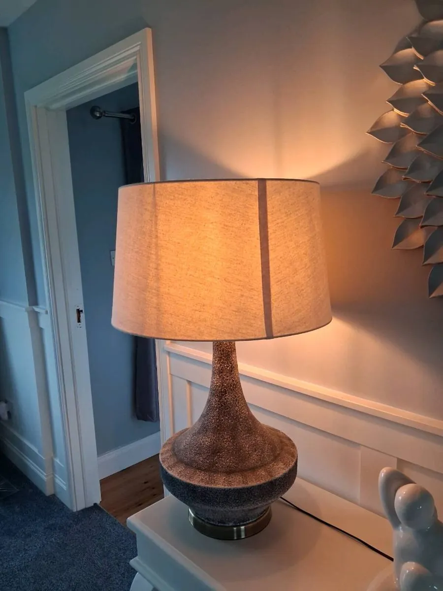 2 large lamps - Image 1