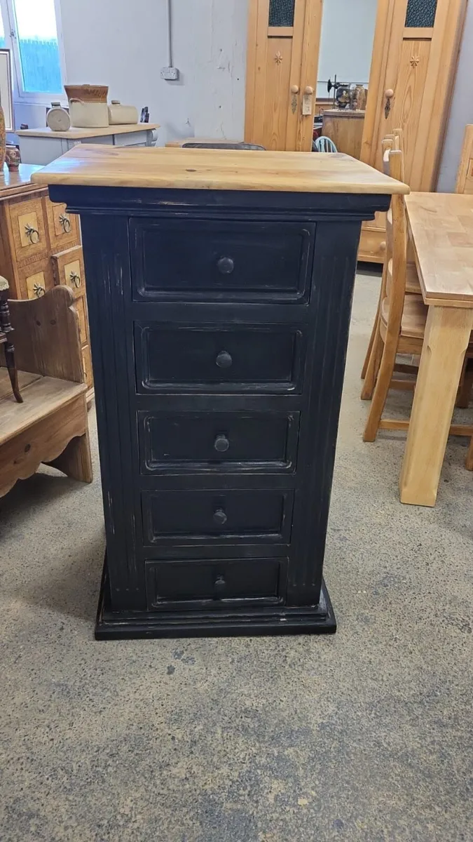 Vintage pine tallboy chest of drawers - Image 1