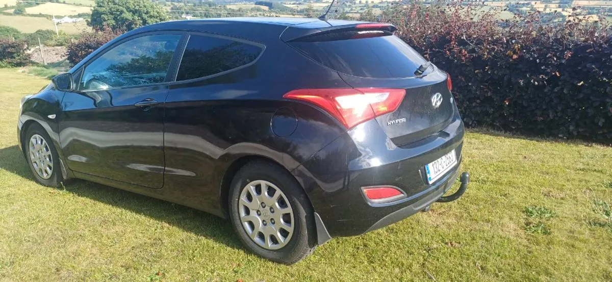 2013 hyundai i30 van - Image 3