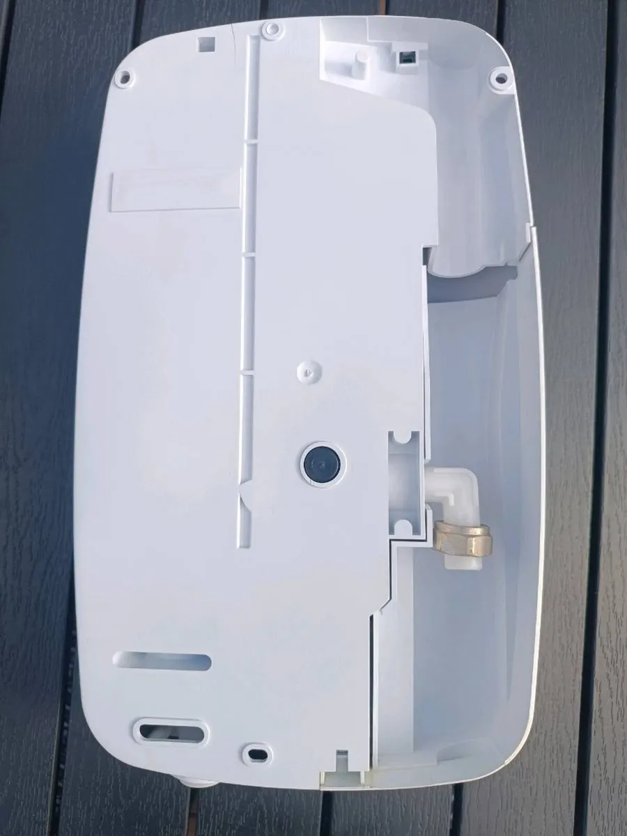 Electric shower. - Image 2