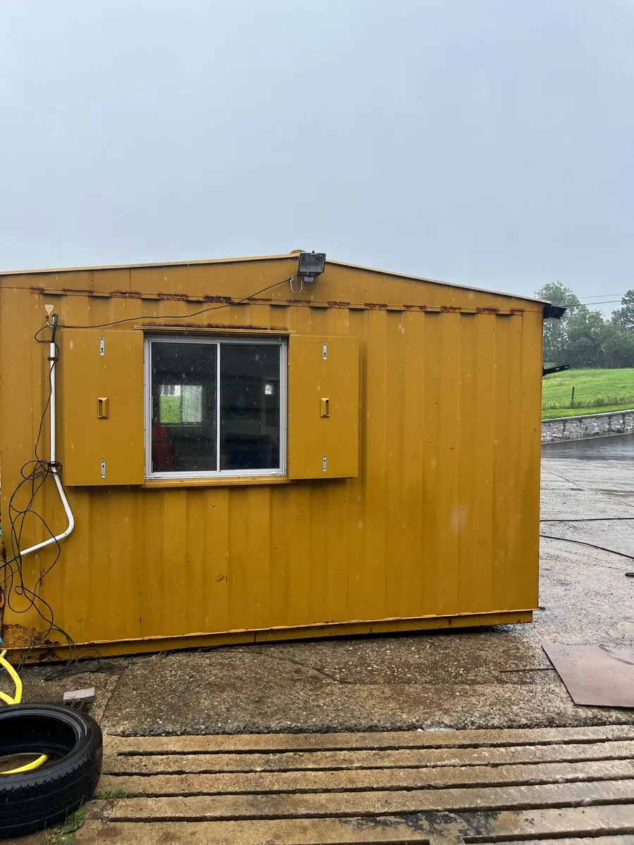 30 by 12 fully insulated cabin kitchen bathroom - Image 1
