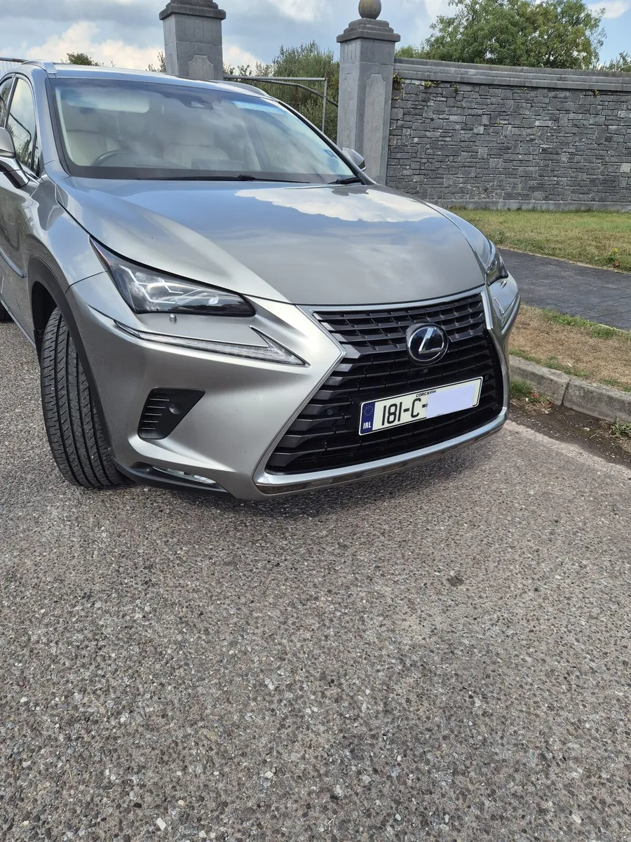 Lexus Premier NX300H. - Image 1