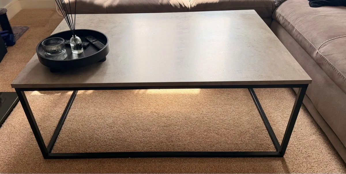 Coffee table - Image 1