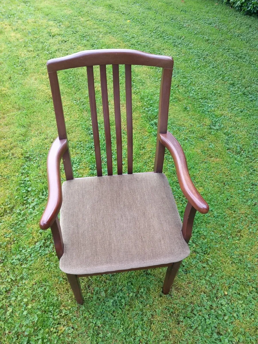 Table and six chairs- (two carver's) for sale. - Image 4