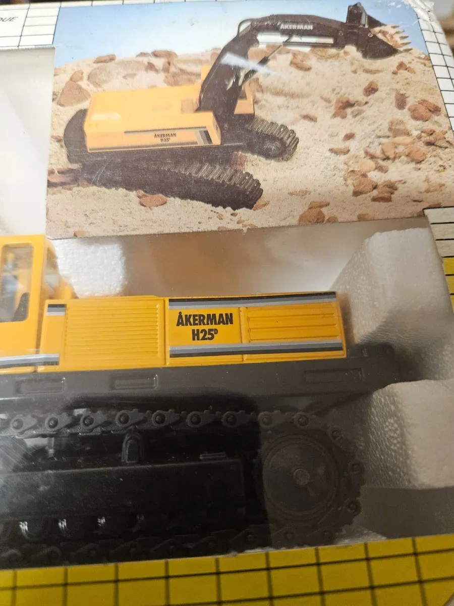 Corgi Joal Excavator - Image 3