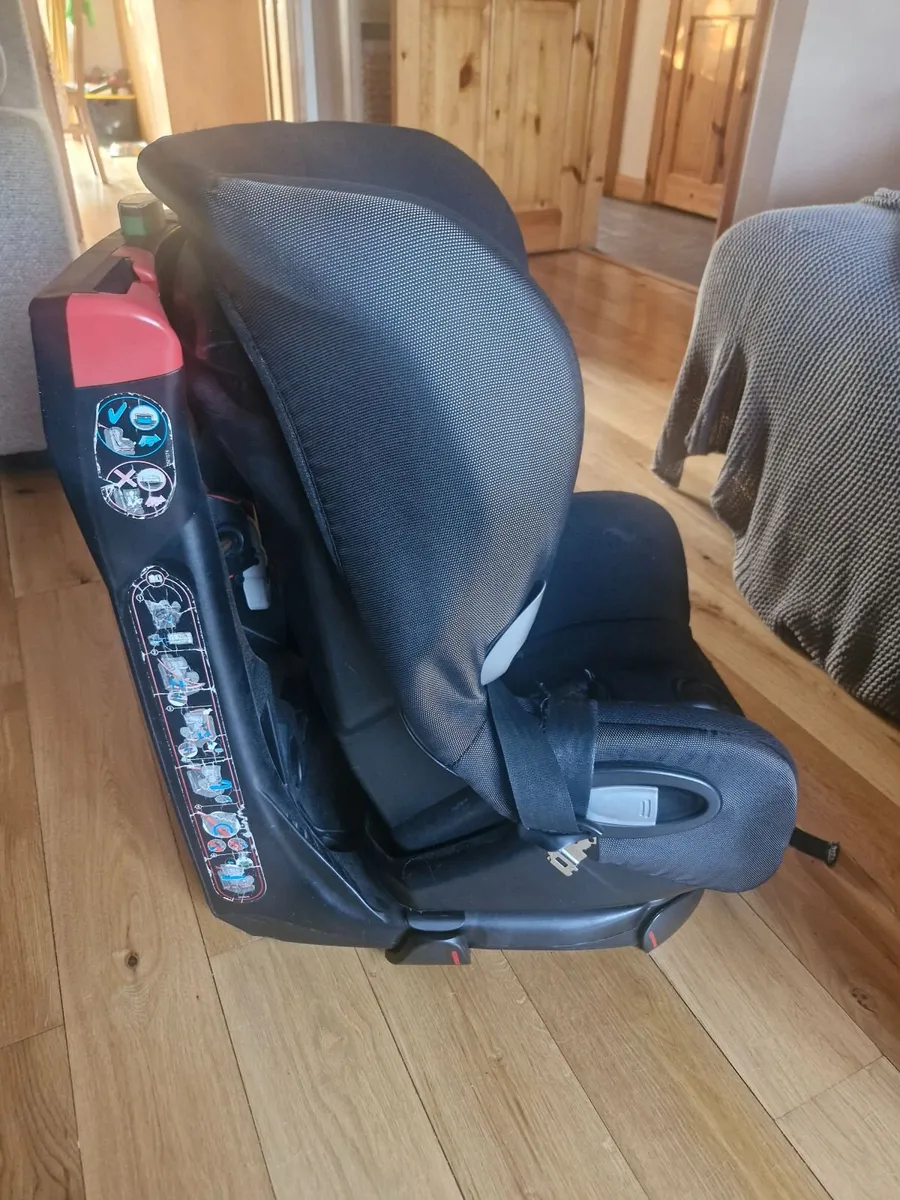 Maxi cosi Axiss kids car seat - Image 3