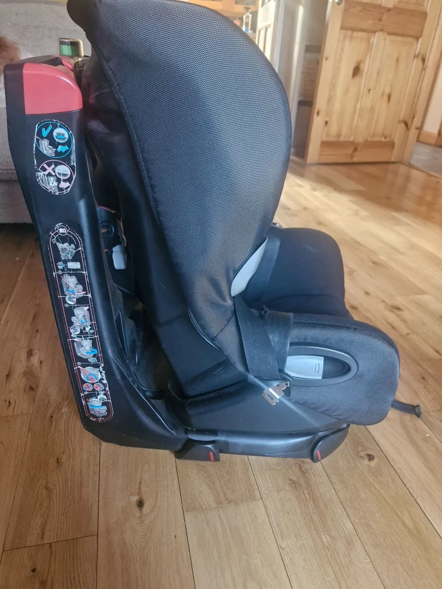 Maxi cosi Axiss kids car seat - Image 2