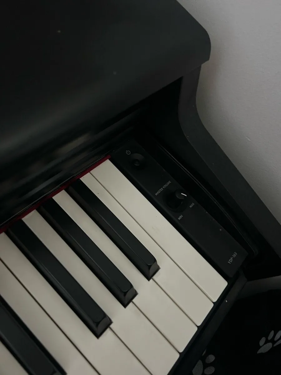 Yamaha piano - Image 3