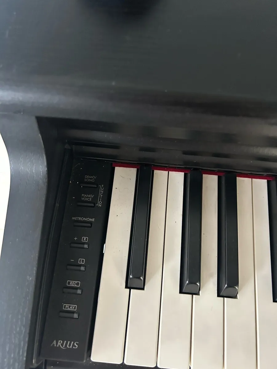 Yamaha piano - Image 4
