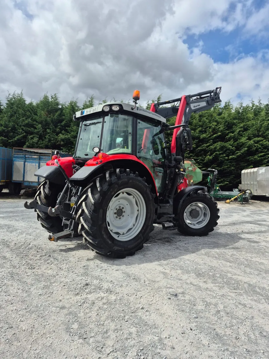 Massey Ferguson 5712 Tractor - Image 4