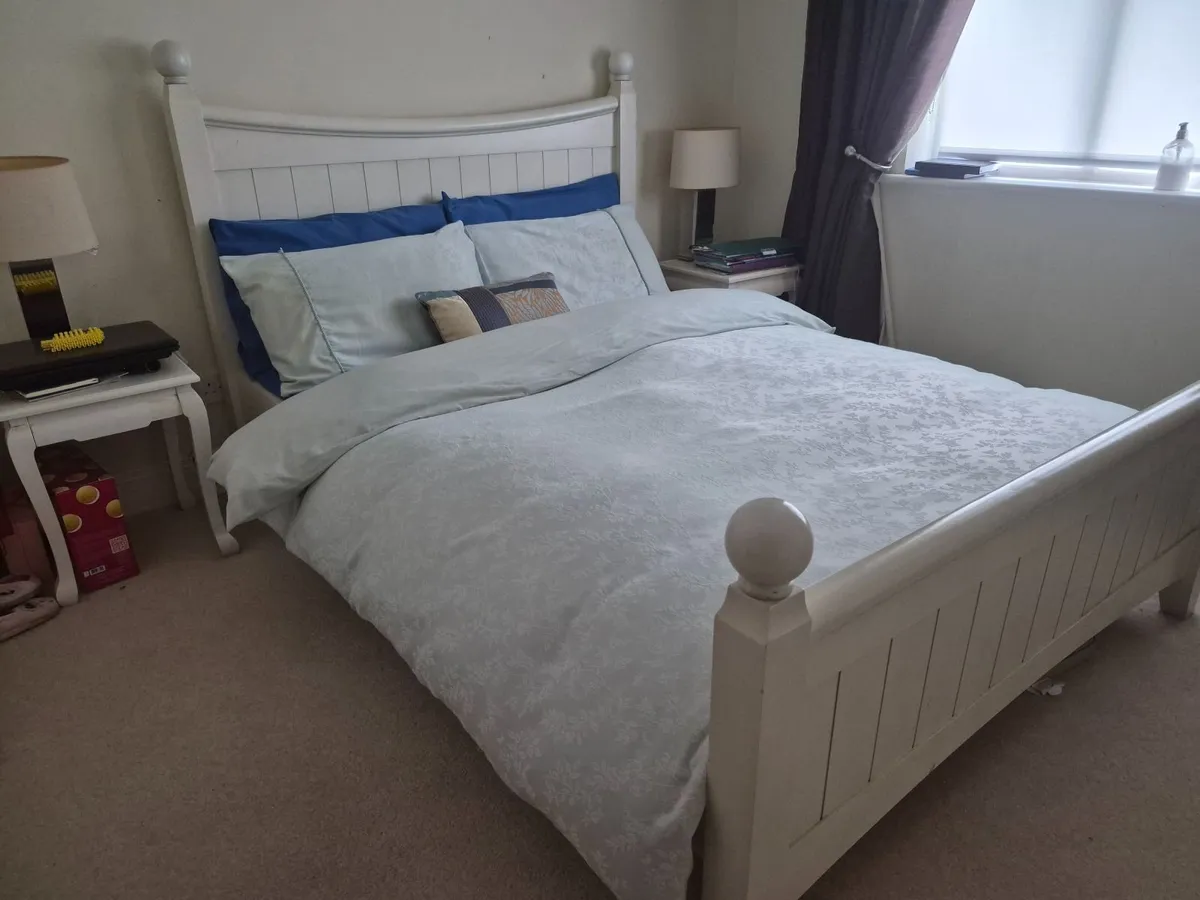 Bed - Image 1