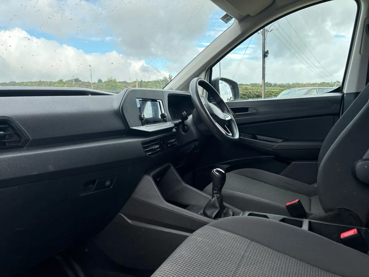 Volkswagen Caddy CADDY CARGO BUS TDI 102BHP  M6F - Image 3