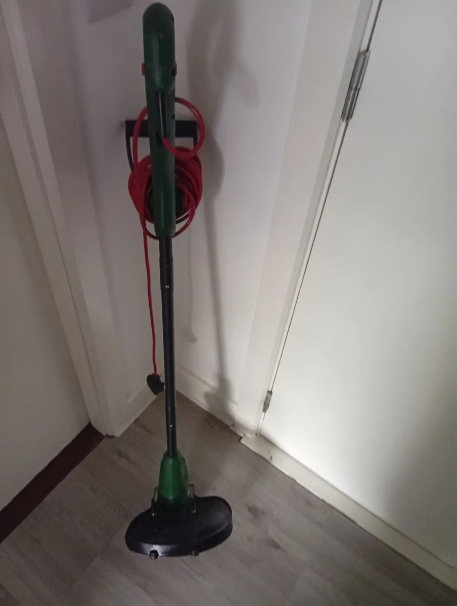 Bosch EasyGrassCut Trimmer 3months old - Image 1