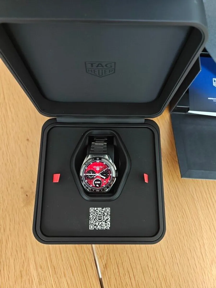 Tag Heuer E5 smart watch - Image 4