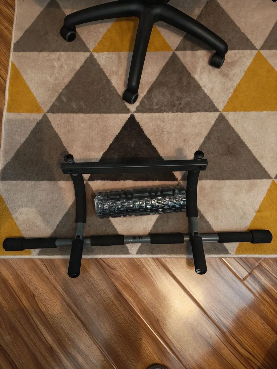 Pull up bar - Image 1