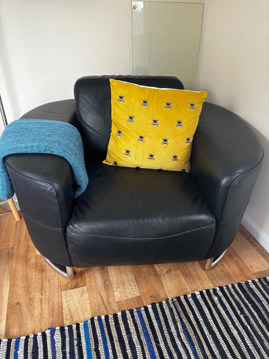 Comfy Retro Leather Accent Chair - Image 2