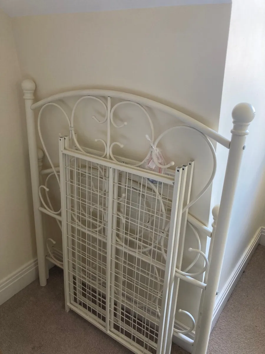 Ivory metal frame single bed - Image 3