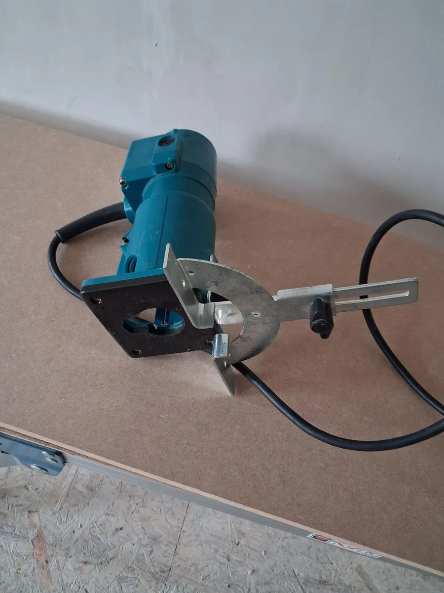 Makita palm router. - Image 2