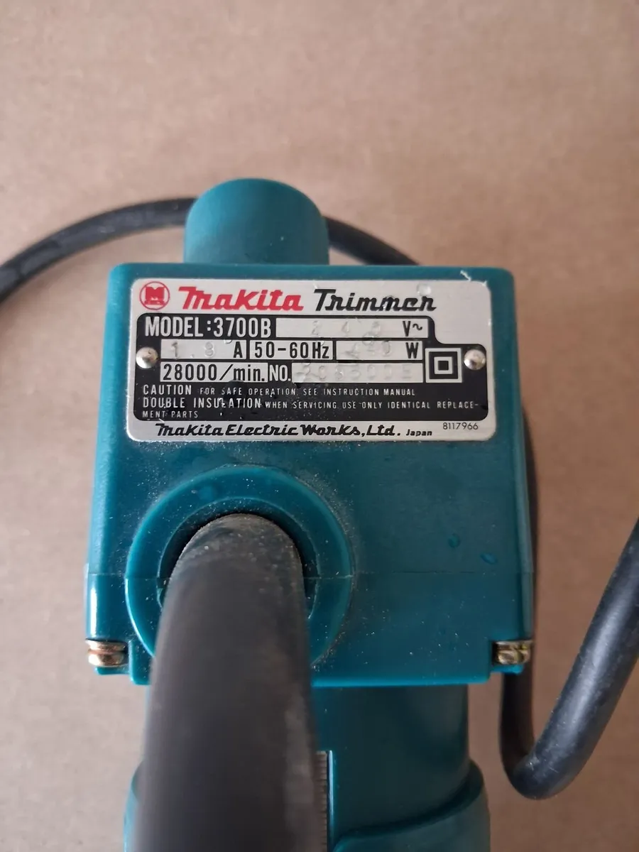 Makita palm router. - Image 3