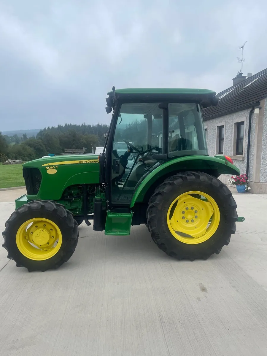 John Deere 5050e - Image 3