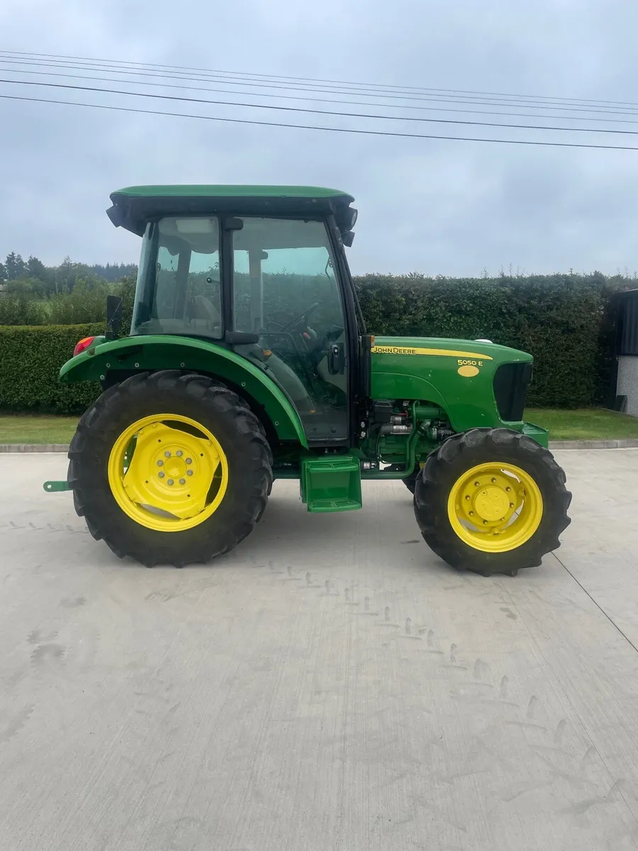 John Deere 5050e - Image 4