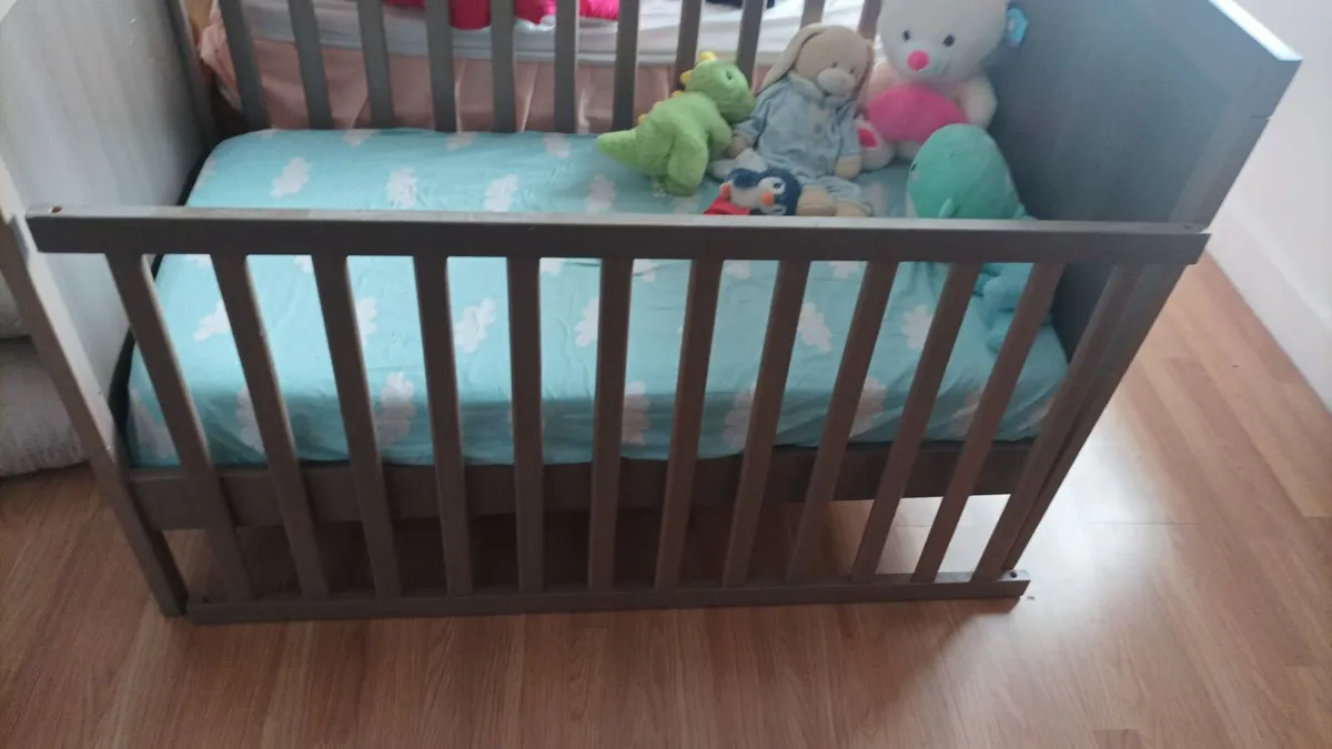 FREE Baby cot - Image 2