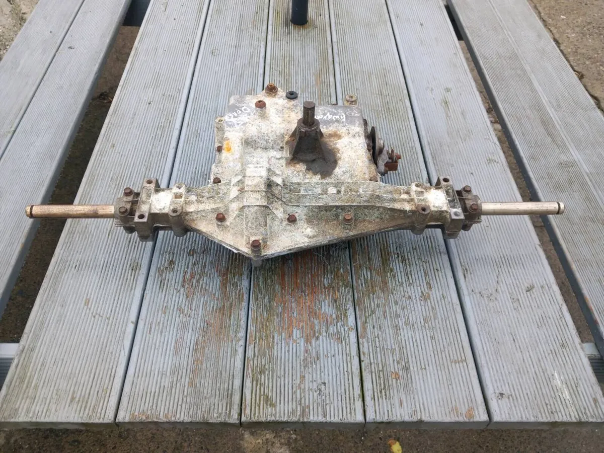 Husqvarna/craftsman manual gearbox for sale - Image 3