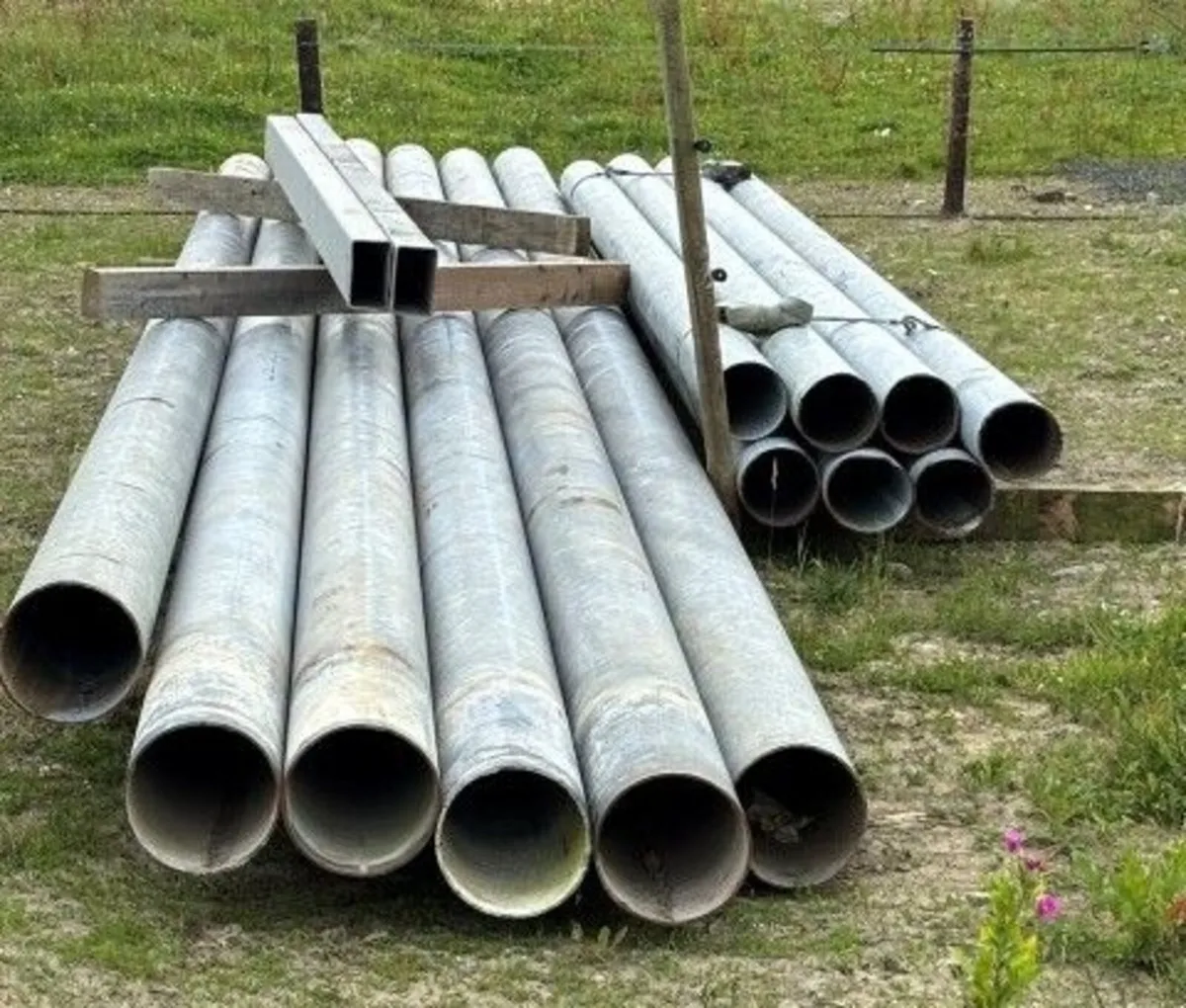 galvanised steel pipes - Image 1
